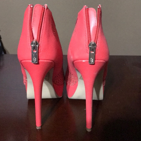 High heels - Picture 2 of 2